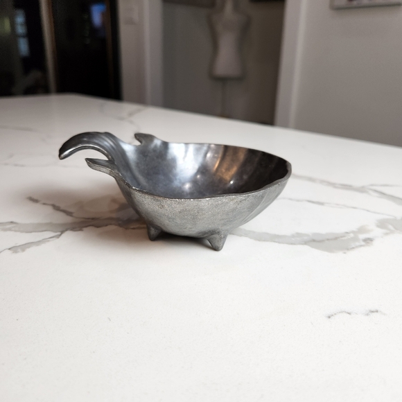 VINTAGE TRINKET DISH, ASHTRAY, DIPS BY THE WILTON CO RWP- SEASHELL- PEWTER - Picture 4 of 6